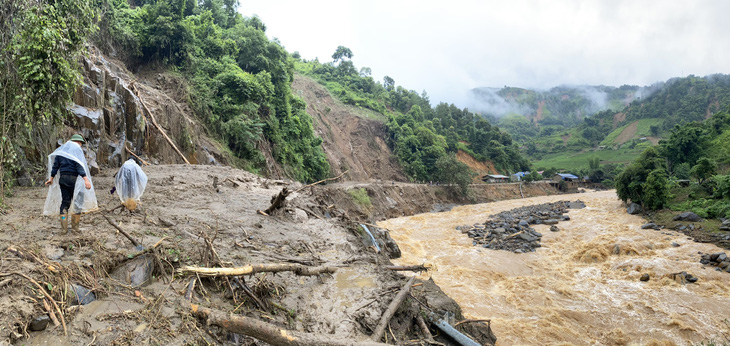 Nhiều địa điểm ở Sơn La, Lai Châu, Yên Bái, Bắc Kạn đang có nguy cơ sạt lở do mưa lớn kéo dài - Ảnh: C.TUỆ