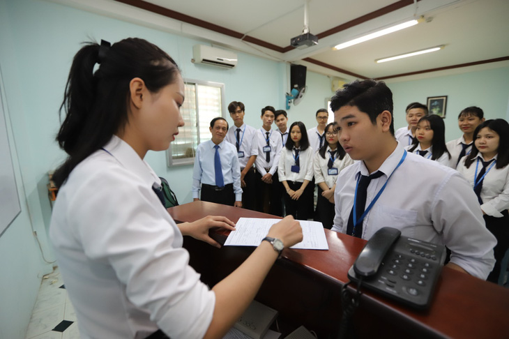 Học viên trong lớp học tại Trường trung cấp Việt Giao, TP.HCM - Ảnh: NHƯ HÙNG