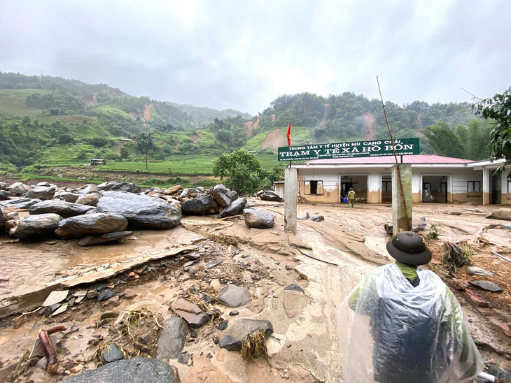 Trạm y tế xã Hồ Bốn, huyện Mù Cang Chải, trơ trọi sau trận lũ - Ảnh: CHÍ TUỆ
