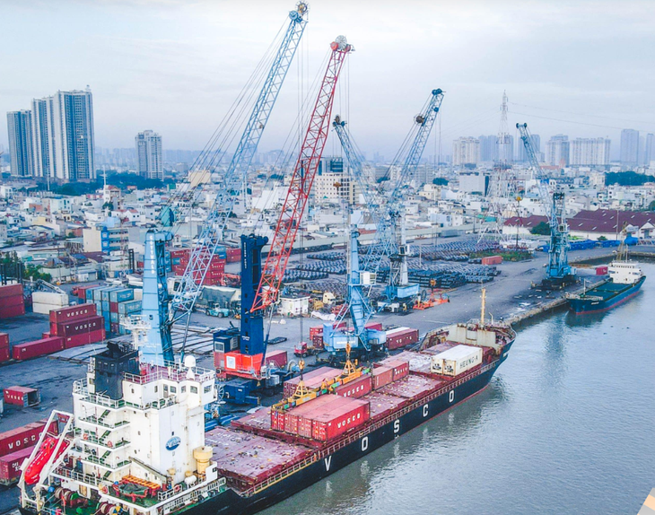 Cảng Sài Gòn khai thác cảng thông qua 21 cầu cảng với chiều dài 2.969m - Ảnh: Sagonport