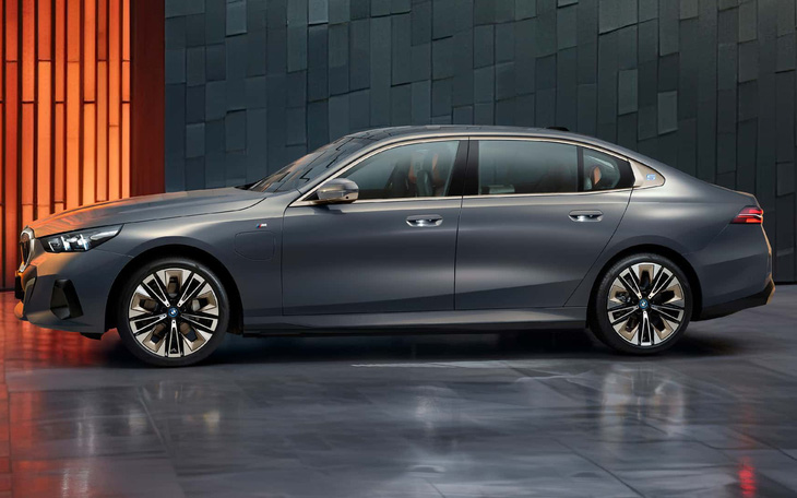 BMW 5-Series thêm phiên bản mới: Tiện nghi cao cấp từ 7-Series