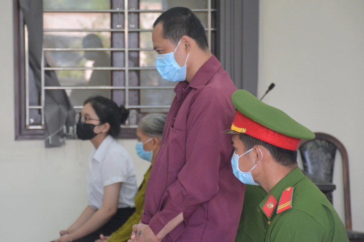 Thuận nhận mức án 20 năm tù vì đánh chết bạn nhậu không chịu hùn tiền nhậu - Ảnh: AN LONG
