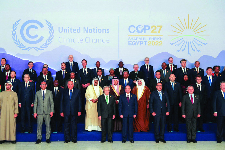 Bức ảnh chung của lãnh đạo các nước dự COP 27 ở Ai Cập năm 2022 cho thấy vẫn chưa có nhiều phụ nữ giữ vị trí cao trong công cuộc chống biến đổi khí hậu. Ảnh: Reuters