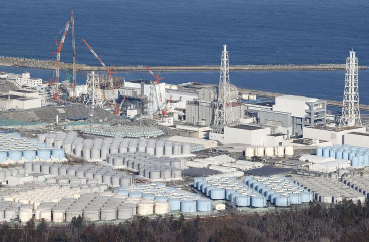 Ảnh chụp ngày 19-1, cho thấy các bể chứa nước nhiễm phóng xạ đã qua xử lý tại Nhà máy điện hạt nhân Fukushima Daiichi ở tỉnh Fukushima, Nhật Bản - Ảnh: KYODO