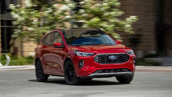 The Ford Escape has been on the market since 2000, but is now at risk of disappearing to make way for new electric car models - Photo: Ford
