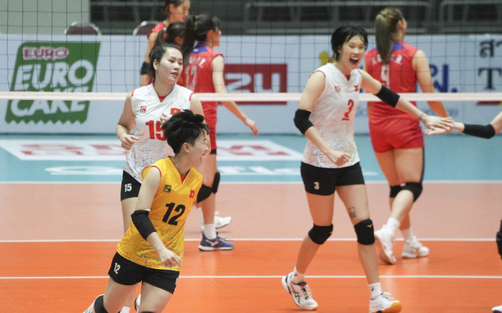 Bóng chuyền nữ Việt Nam đứng nhất bảng C giải châu Á