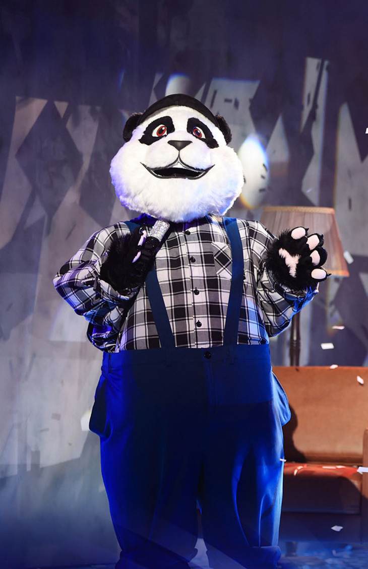 Mascot Bố Gấu chào sân Ca sĩ mặt nạ mùa 2