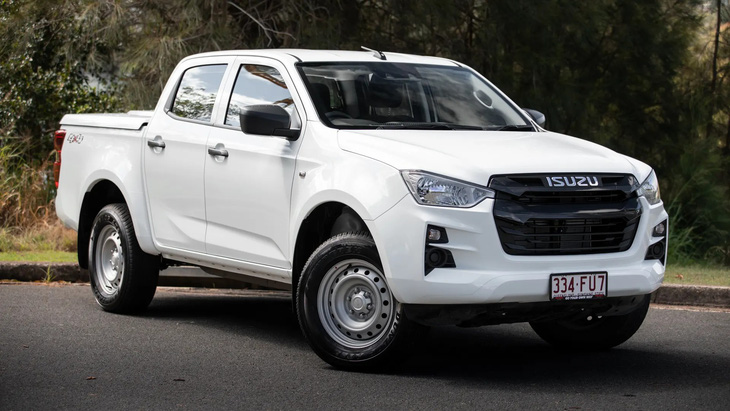 The Isuzu D-Max will soon have a pure electric version that will outperform competitors in the similar mid-size pickup segment - Photo: Drive