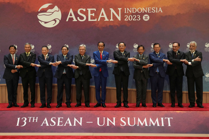 Các lãnh đạo và đại diện ASEAN, Liên Hiệp Quốc tại hội nghị cấp cao giữa hai bên tại Jakarta ngày 7-9 - Ảnh: REUTERS