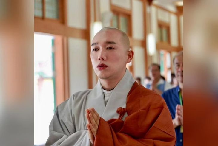 Nhà sư trẻ Beomjeong tu tập tại chùa Hoa Nghiêm, Hàn Quốc - Ảnh: INSTAGRAM