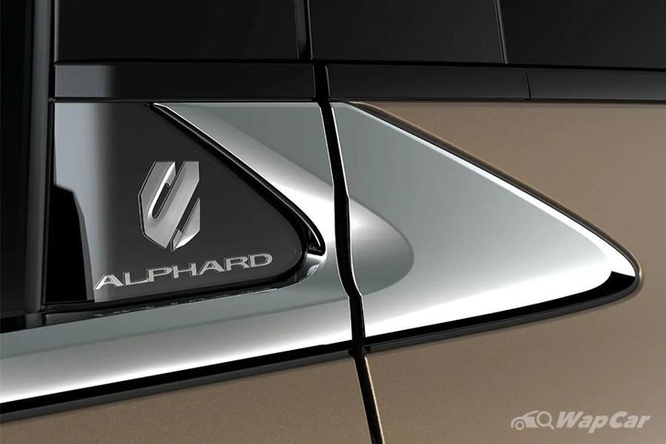 Logo Alphard cũ xuất hiện cùng tên xe tại vị trí cột B - Ảnh: Wapcar