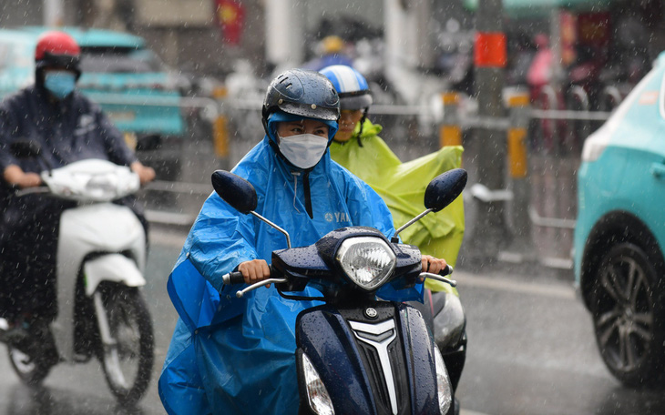 Thời tiết hôm nay 12-9: Nam Bộ bớt mưa to, Bắc Bộ bắt đầu mưa diện rộng