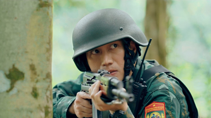 Diễn viên Việt Anh vai đồn trưởng Trung trong phim Cuộc chiến không giới tuyến - Ảnh: ĐPCC
