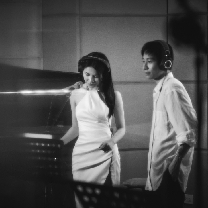 Quỳnh Anh và Vũ Đinh Trọng Thắng thử nghiệm hát Thanh Tùng theo phong cách jazz - Ảnh: BKProduction