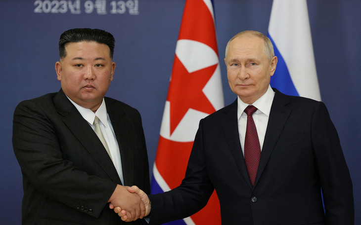 Ông Kim Jong Un ủng hộ "cuộc chiến chống bá quyền" của Nga