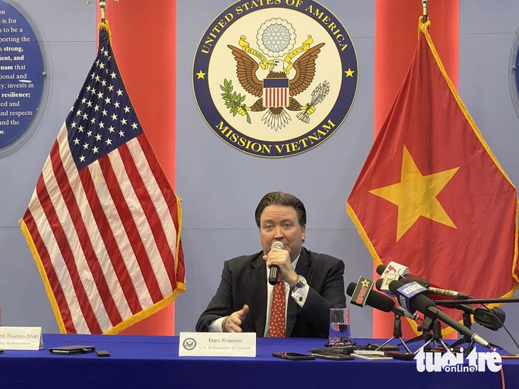 Đại sứ Mỹ tại Việt Nam Marc Knapper trong buổi gặp gỡ báo chí ngày 13-9 - Ảnh: DUY LINH