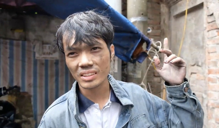 Mr. Nguyen Dang Van recounted the incident - Photo: Minh Hai