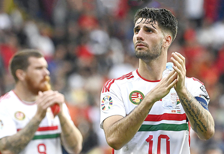 Szoboszlai đang dẫn dắt tuyển Hungary tỏa sáng ở vòng loại Euro 2024 - Ảnh: Reuters