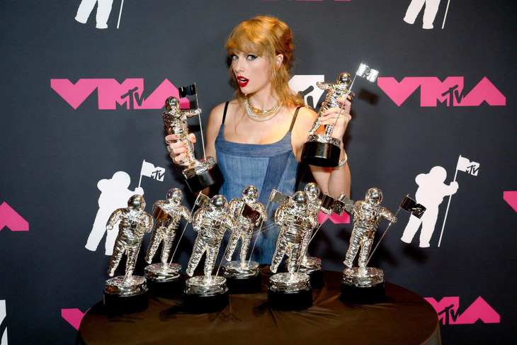 Bắt đầu mùa giải với nhiều đề cử, Taylor Swift kết lại MTV VMAs 2023 với thành tích nghệ sĩ đoạt nhiều giải nhất - Ảnh: MTV