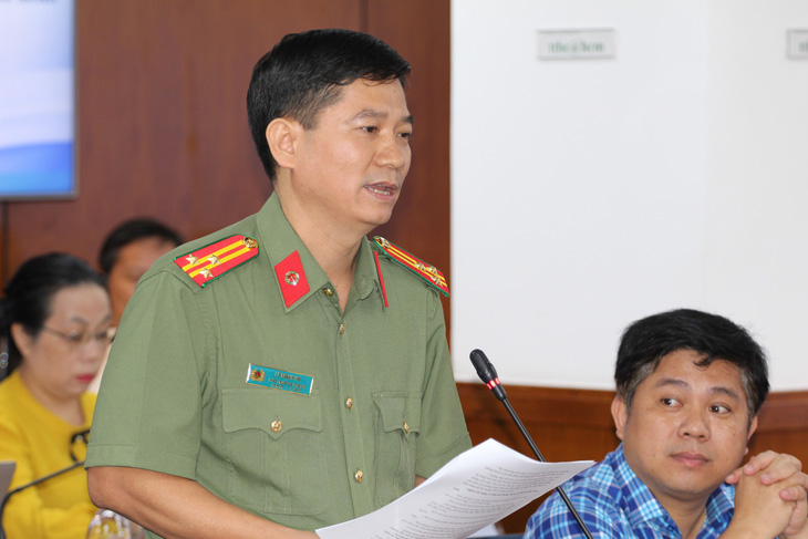 Thượng tá Lê Mạnh Hà, phó Phòng tham mưu Công an TP.HCM, thông tin tại họp báo - Ảnh: T.N.