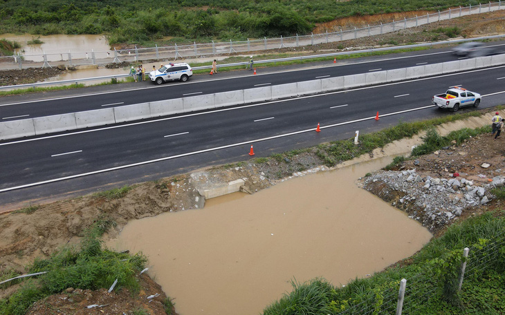 Ngập cao tốc Phan Thiết - Dầu Giây: Dự kiến khơi đào 1.500m lòng sông Phan