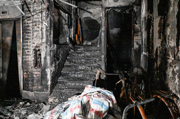 Nhiều tài sản bị cháy đen trong vụ hỏa hoạn - Ảnh: HỒNG QUANG