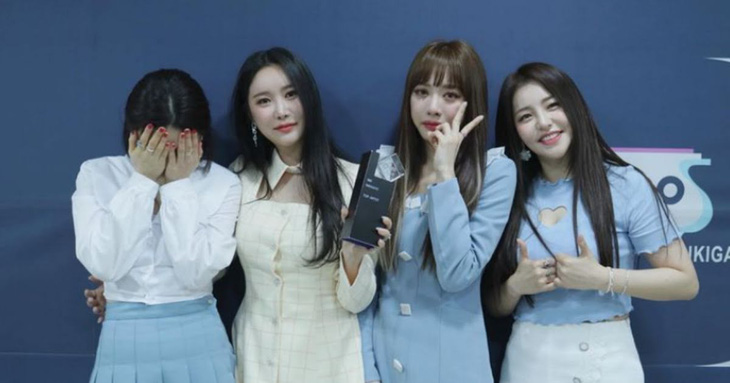 Nhóm Brave Girls bật khóc khi nhận được chiến thắng đầu tiên sau 10 năm debut