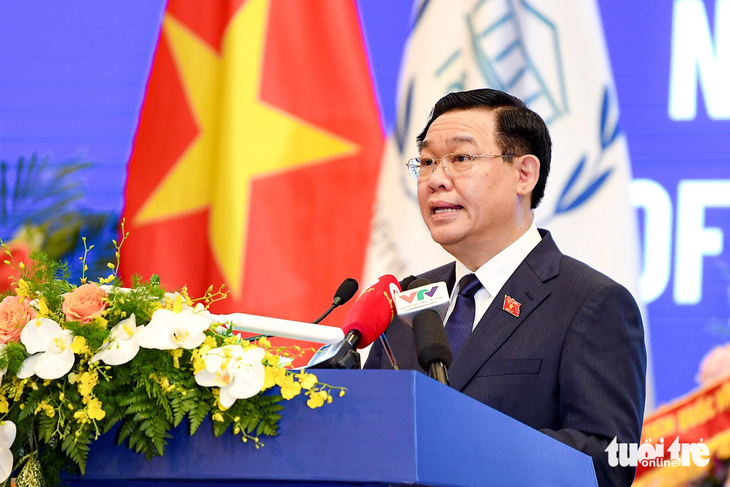 Chủ tịch Quốc hội Vương Đình Huệ phát biểu khai mạc Hội nghị nghị sĩ trẻ toàn cầu lần thứ 9 - Ảnh: NAM TRẦN