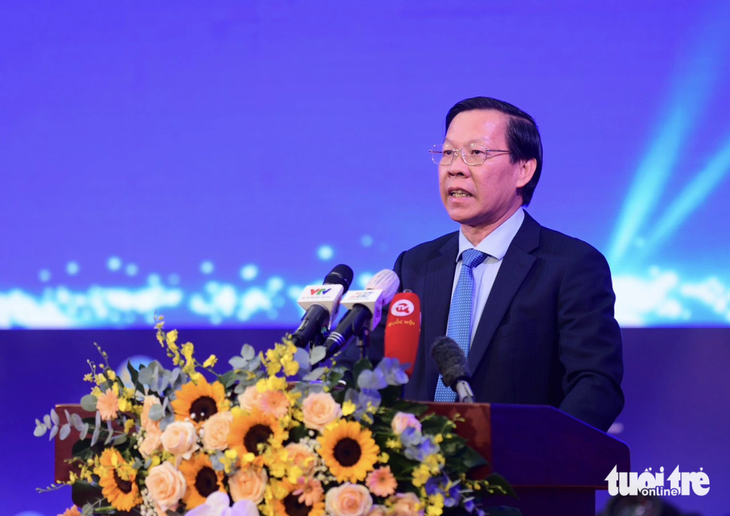 Chủ tịch UBND TP.HCM Phan Văn Mãi phát biểu bế mạc - Ảnh: QUANG ĐỊNH