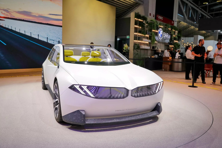 6 mẫu xe điện mà BMW giới thiệu trong giai đoạn 2025-2027 đều dựa trên Vision Neue Klasse concept, trước hết là mẫu sedan 3-Series chạy điện. Nhưng nền tảng Neue Klasse cũng được đảm bảo sẽ tương thích với cả xe động cơ đốt trong - Ảnh: BMW