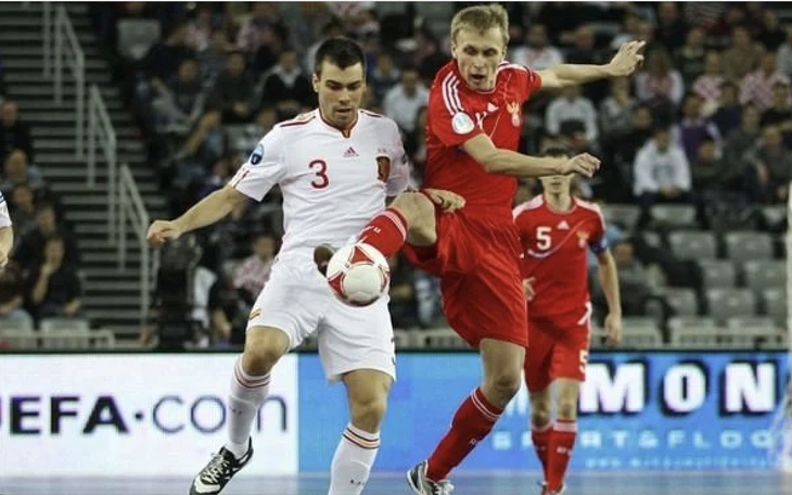 Nga đưa cầu thủ futsal nổi tiếng sang đá giao hữu với Việt Nam