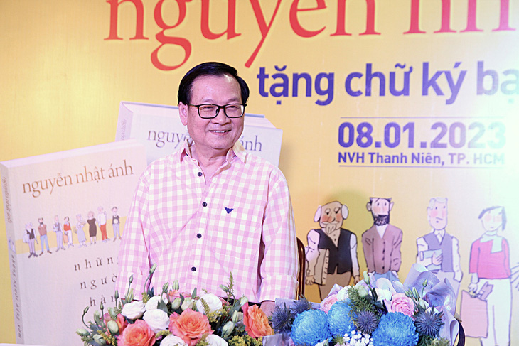 Nhà văn Nguyễn Nhật Ánh chỉ thích nói về văn chương, nhưng lần này ông lên tiếng mạnh mẽ về sách giả, sách lậu - Ảnh: NXB Trẻ