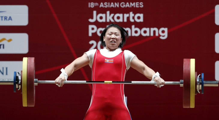 Nữ vận động viên cử tạ Rim Un Sim của Triều Tiên dự kiến sẽ thi đấu tại Asian Games 2023 - Ảnh: REUTERS