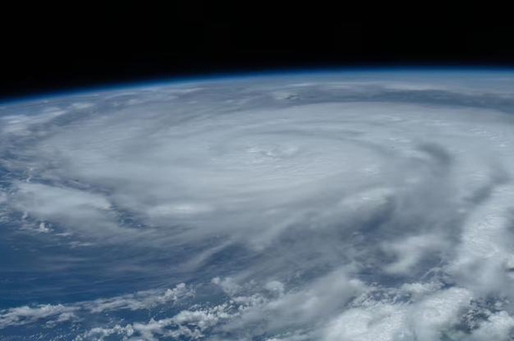 Trước khi đổ bộ vào đất liền vào ngày 21-9-2022, tốc độ gió của bão Ida đã tăng 64km/h chỉ trong vài giờ - Ảnh: NASA