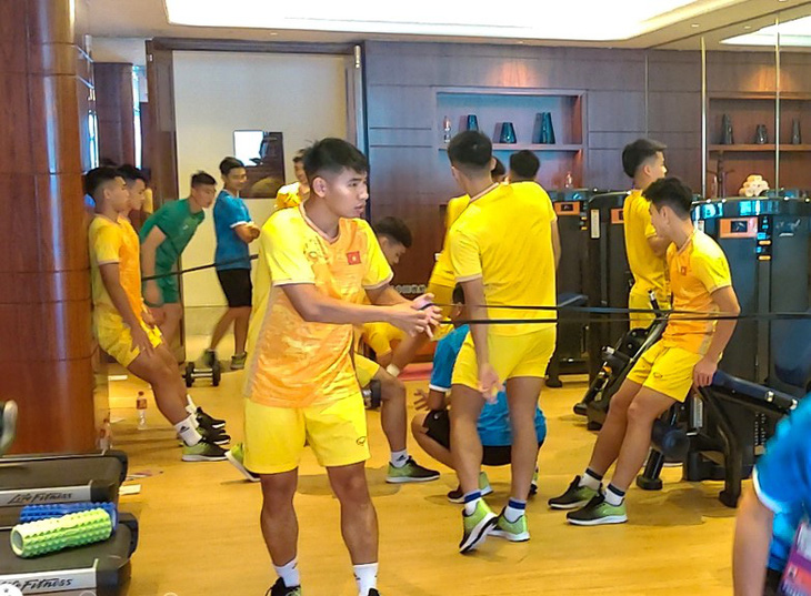 Đội tuyển Olympic Việt Nam tập thể lực ngày 17-9 - Ảnh: VFF