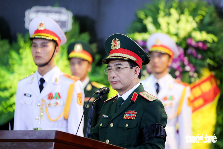Đại tướng Phan Văn Giang - bộ trưởng Bộ Quốc phòng đọc điếu văn tại lễ truy điệu - Ảnh: NGUYỄN KHÁNH