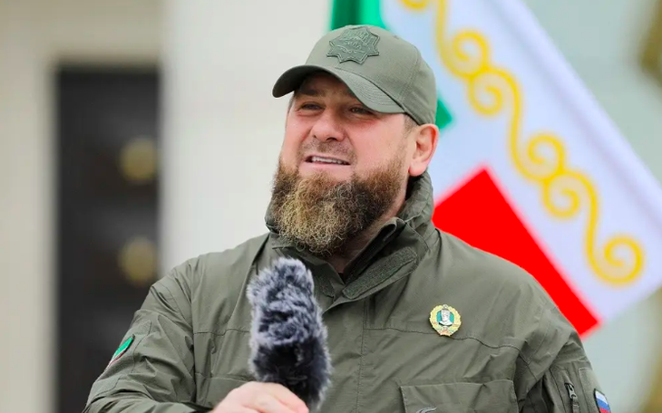Lãnh đạo Chechnya đăng video đi dưới mưa, bác tin 'đang hôn mê'
