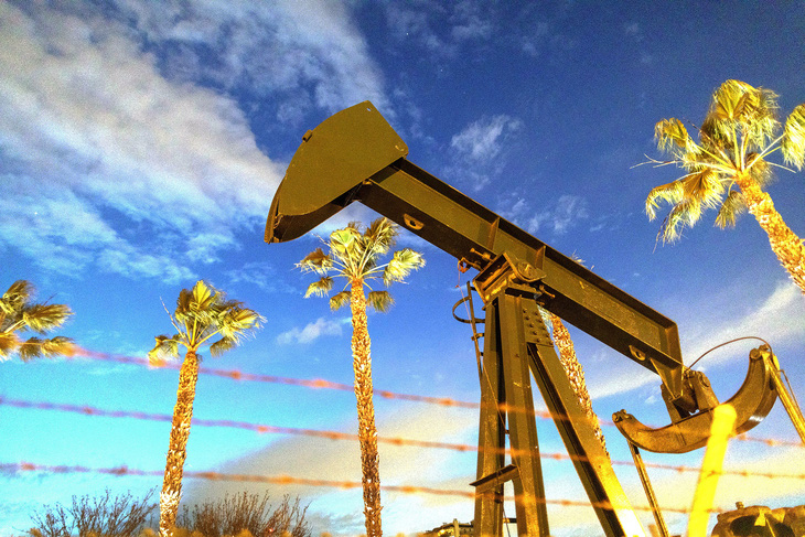 Onshore oil exploitation facility in the city of Signal Hill, California - Photo: AFP