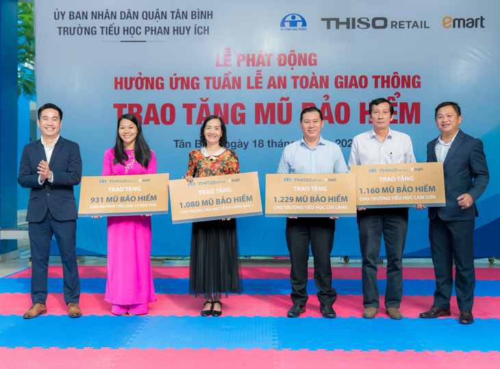 Thiso Retail trao 6.500 mũ bảo hiểm đạt chuẩn cho học sinh quận Gò Vấp và Tân Bình - Ảnh 3.