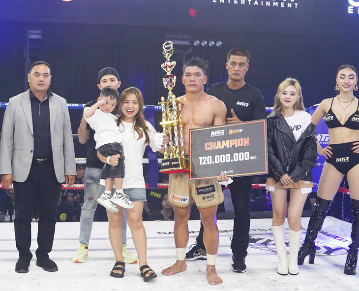 Trần Quốc Tuấn vô địch hạng cân 68kg tại One King Victory In Pride - Ảnh: CINDY