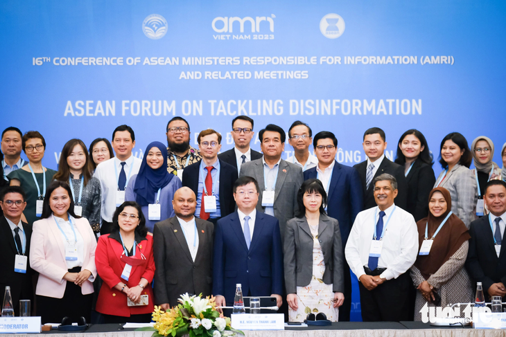 Đại diện các nước ASEAN đến Đà Nẵng thảo luận cách ứng phó và xử lý nạn tin giả ngày 19-9 - Ảnh: TẤN LỰC