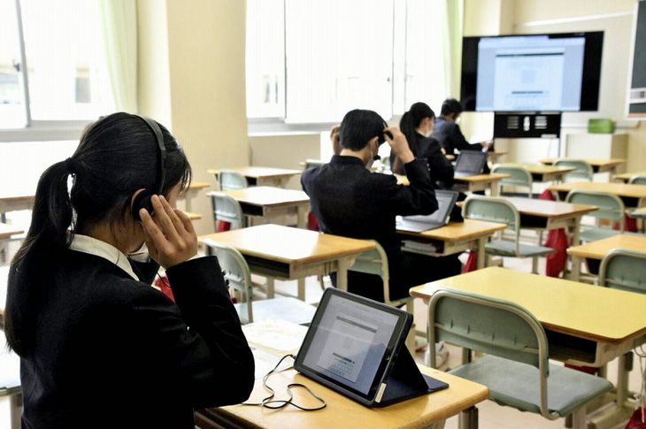 Trong 30 năm qua, số lượng thanh niên 18 tuổi ở Nhật Bản đã giảm hơn 40%, trong khi số lượng các trường đại học tư tăng 60% - Ảnh: Yomiuri Shimbun