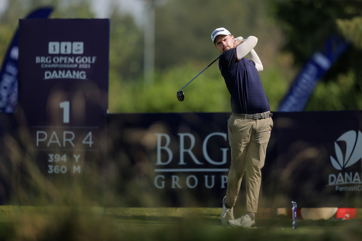 Một golfer quốc tế tham gia thi đấu tại giải BRG Open Golf Championship Danang 2023 - Ảnh: V.G.S