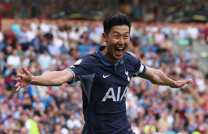 Son Heung Min lập cú hat-trick vào lưới Burnley - Ảnh: REUTERS