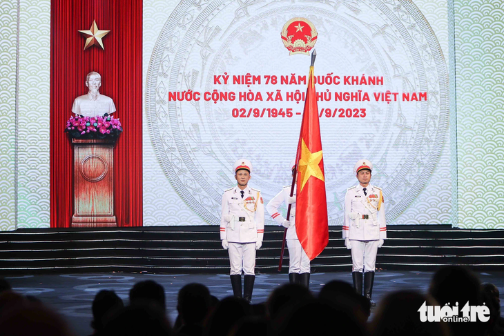 Nghi thức chào cờ trong chương trình kỷ niệm 78 năm Quốc khánh Việt Nam ngày 31-8 - Ảnh: NGUYỄN KHÁNH