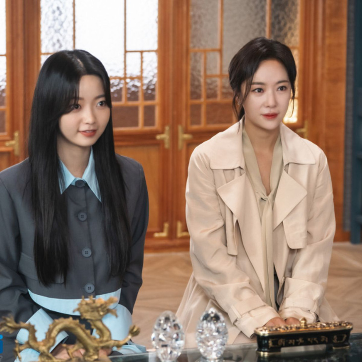 Hwang Jung Eum vào vai Geum Ra Hee, nữ CEO coi trọng tiền bạc và thành công. Cô tìm lại đứa con gái đã bị mình bỏ rơi 15 năm trước để nhận quyền thừa kế khối tài sản khổng lồ từ gia đình chồng.
