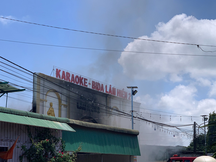 Hiện trường vụ cháy quán karaoke - bida Lâm Hiền 2 ở thị trấn Phước An, Krông Pắk - Ảnh: TÂM AN