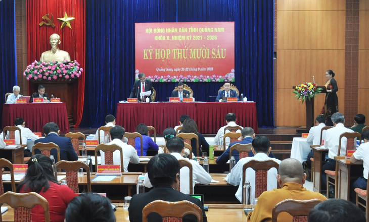 Các đại biểu dự kỳ họp thứ 16, HĐND tỉnh Quảng Nam - Ảnh: L.TRUNG