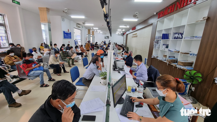 Theo tính toán, học phí đào tạo văn bằng 2 ngành luật mất khoảng 75 triệu đồng, như vậy cán bộ công chức ở Đà Nẵng sẽ được hỗ trợ gần 40 triệu đồng - Ảnh: TRƯỜNG TRUNG