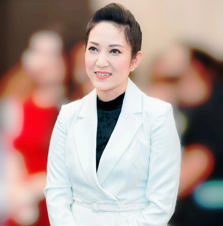 Bà Nguyễn Thị Thanh Thúy - phó giám đốc Sở Văn hóa và Thể thao TP.HCM - ký ban hành kế hoạch về xử lý vi phạm thi người đẹp, người mẫu - Ảnh: BTC